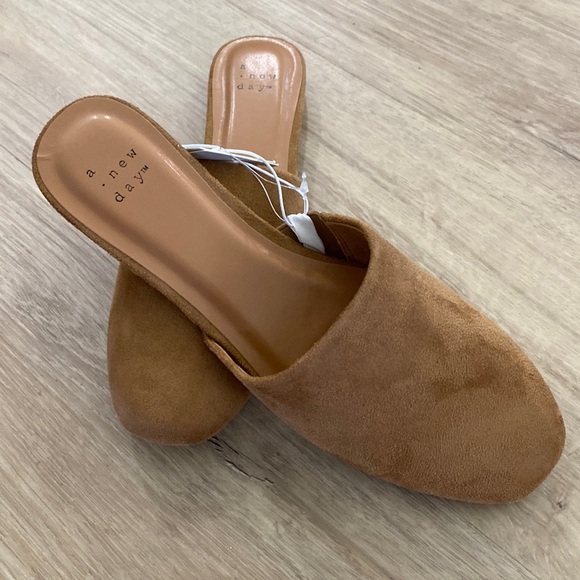 NEW Women’s A New Day Thea Slides - Picture 1 of 3